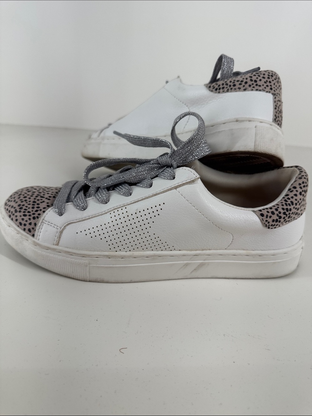 Universal Thread shoes - Picture 6 of 8